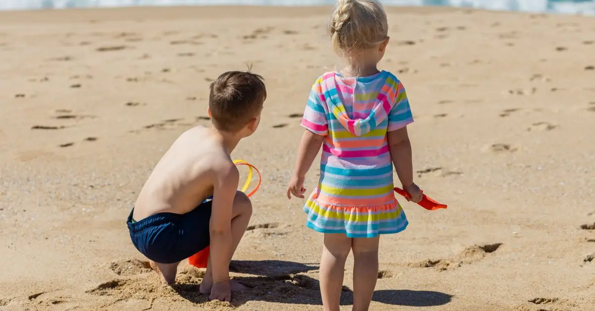 Vêtements Plage Enfants : Guide d'Achat Complet